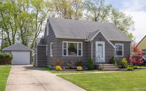 55 Darwin Dr, Depew, NY 14043