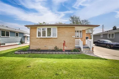 115 Madaline Ln, Depew, NY 14043