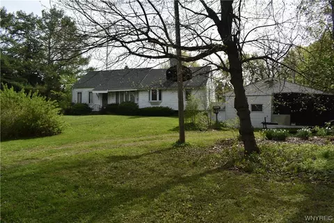 10633 Harlow Rd, Darien, NY 14040