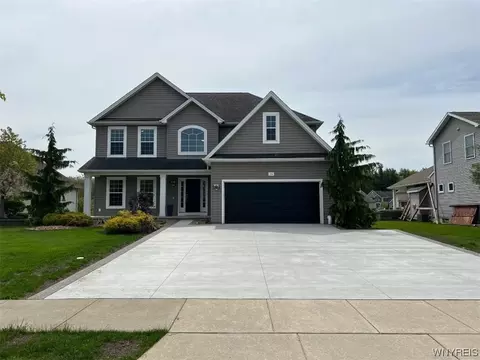 16 Worthington Ln, Lancaster, NY 14086
