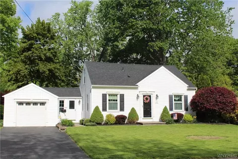 39 Trumbull Pkwy, Batavia, NY 14020
