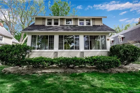 35 Pleasant Ave, Hamburg, NY 14075