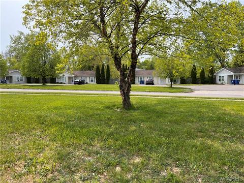12-48 Sundridge Dr, Amherst, NY 14228