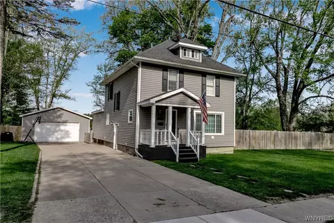 1724 Crittenden Rd, Alden, NY 14004