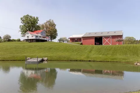 11084 Holland Glenwood Rd, Holland, NY 14080