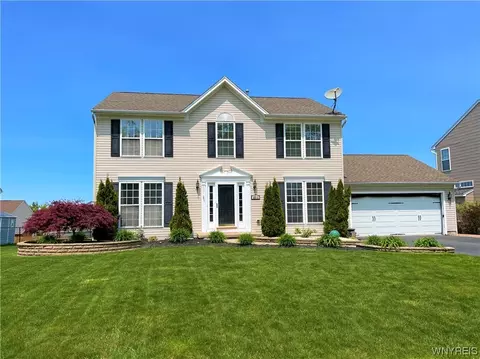 2213 Fox Chase Rd, Lake View, NY 14085