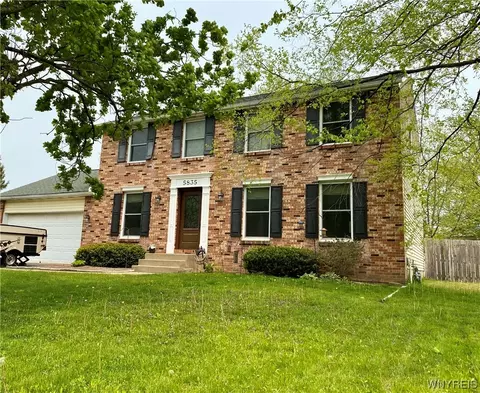 5835 Sandy Ln, Lockport, NY 14094