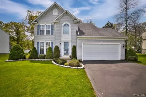 6308 Heritage Pt S, Lockport, NY 14094