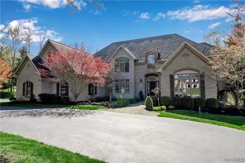 57 Grand View Trl, Orchard Park, NY 14127