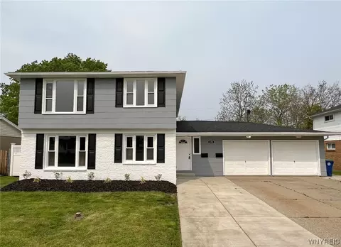 198 Garden Pkwy, Amherst, NY 14221