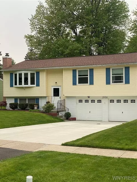 1930 Hopkins Rd, Getzville, NY 14068