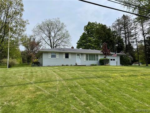 4365 Two Rod Rd, Wales, NY 14052