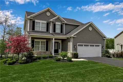 82 Arrowood Ln, Orchard Park, NY 14127