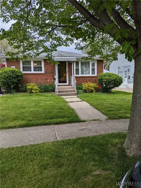 30 Delray Ave, West Seneca, NY 14224