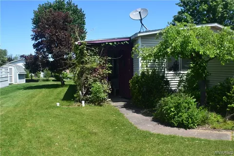 6219 Corwin Sta, Newfane, NY 14108