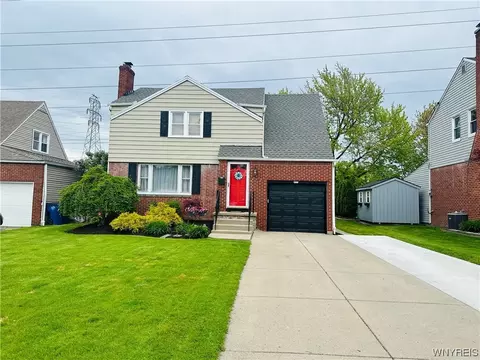 208 Ridgewood Dr, Amherst, NY 14226