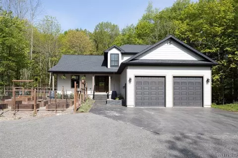 6138 Vermont Hill Rd, Wales, NY 14139