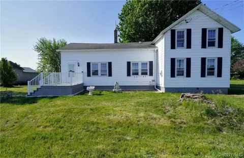1207 Milestrip Rd, Irving, NY 14081