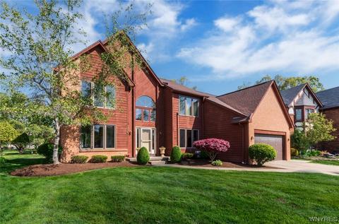 170 Londonderry Ln, Getzville, NY 14068