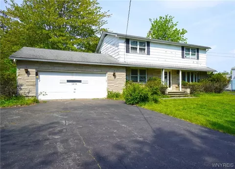 1010 N Davis Rd, Elma, NY 14059