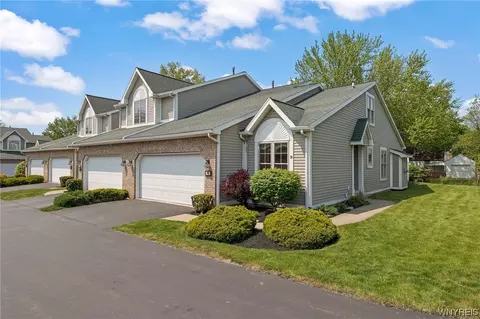 9 Gardenville On The Grn, West Seneca, NY 14224
