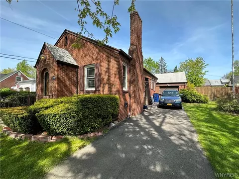 811 Eggert Rd, Amherst, NY 14226
