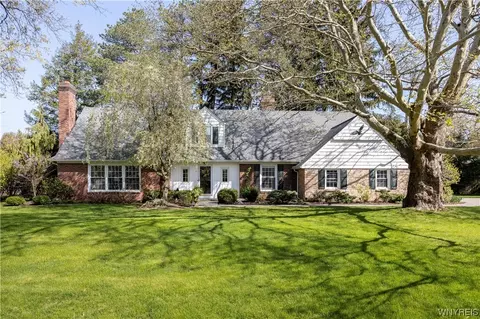 195 Roycroft Cir, Aurora, NY 14052