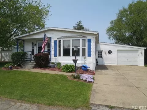 15 Brush Dr, Hamburg, NY 14075