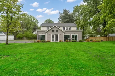 28 Stellane Dr, Evans, NY 14006