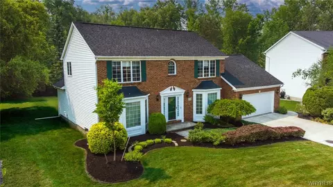 128 Sunburst Cir, East Amherst, NY 14051