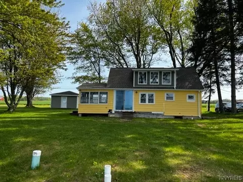 9145 Somerset Dr, Somerset, NY 14012