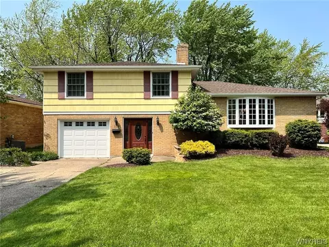 110 Noel Dr, Amherst, NY 14221