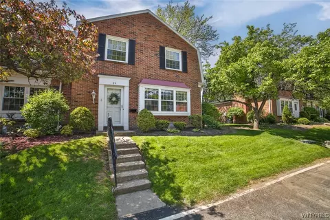 84 Hickory Hill Rd, Amherst, NY 14221