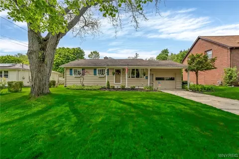 756 Warren Dr, Aurora, NY 14052