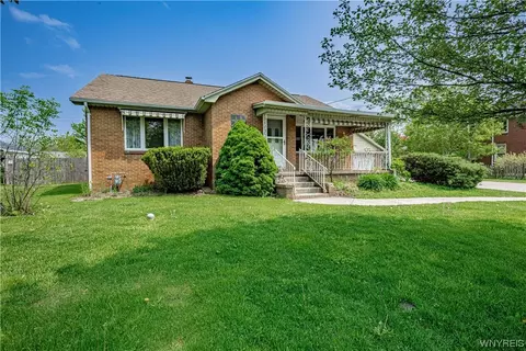157 Broezel Ave, Lancaster, NY 14086
