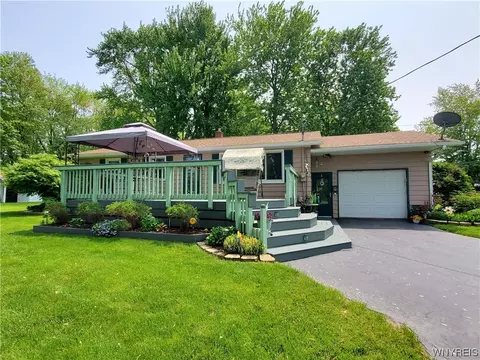 25 N Vernon St, Royalton, NY 14105