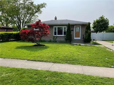 88 Emerson Dr, Amherst, NY 14226