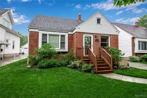 41 Lamont Dr, Amherst, NY 14226