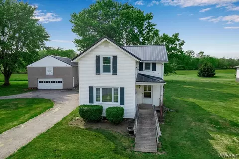 3768 Irish Rd, Wilson, NY 14172