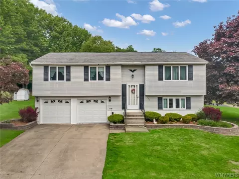 6990 Waring Cir, Evans, NY 14047