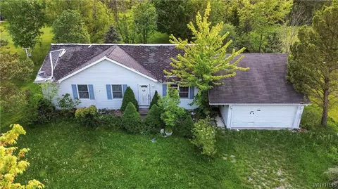 5900 Salt Rd, Clarence, NY 14031