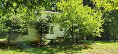 3099 Paxon Rd, Eden, NY 14057