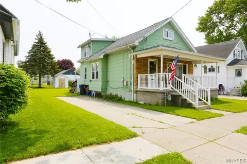 44 Willow St, Lackawanna, NY 14218