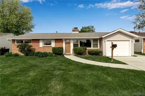 106 Heritage Rd, Tonawanda, NY 14150