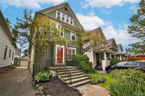 31 Warren Ave, Kenmore, NY 14217