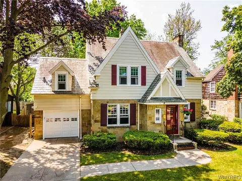 59 Danbury Ln, Buffalo, NY 14217