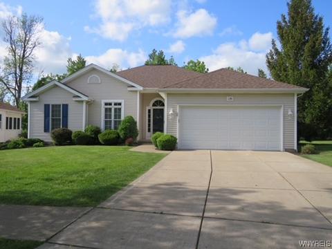 135 Blacksmith Dr, East Amherst, NY 14051