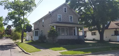 60 Garfield St, Lancaster, NY 14086