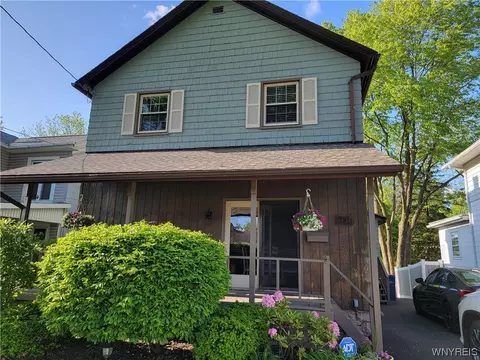 22 W High St, Lockport, NY 14094