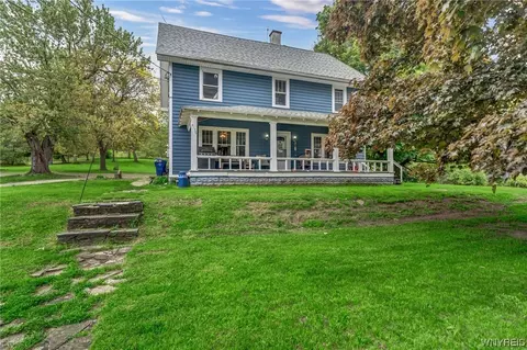 4176 Lower Mountain Rd, Cambria, NY 14094